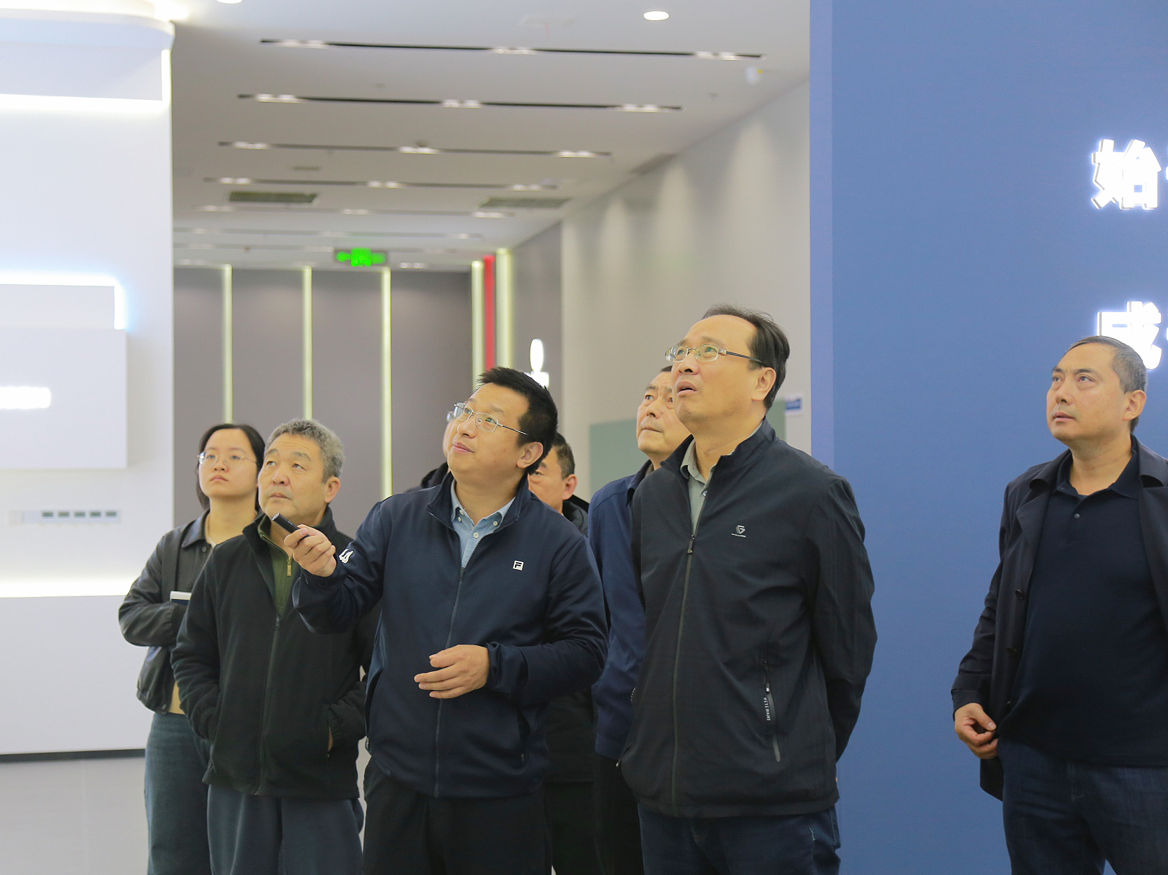 区人大常委会副主任何江宏一行莅临航谱时代调研指导