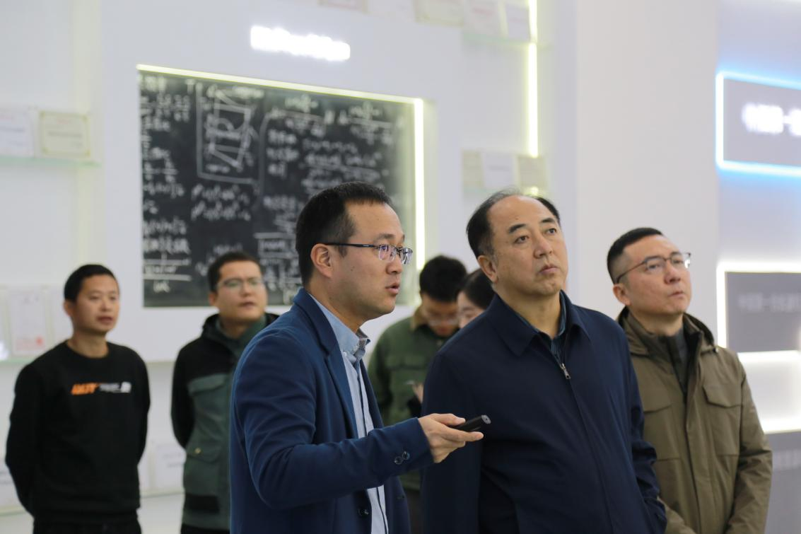 合肥中石油昆仑燃气有限公司于总一行莅临航谱时代交流指导